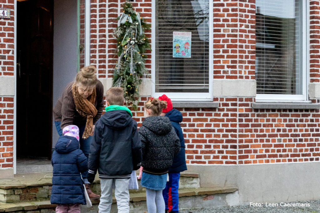 kinderen die nieuwjaarszingen